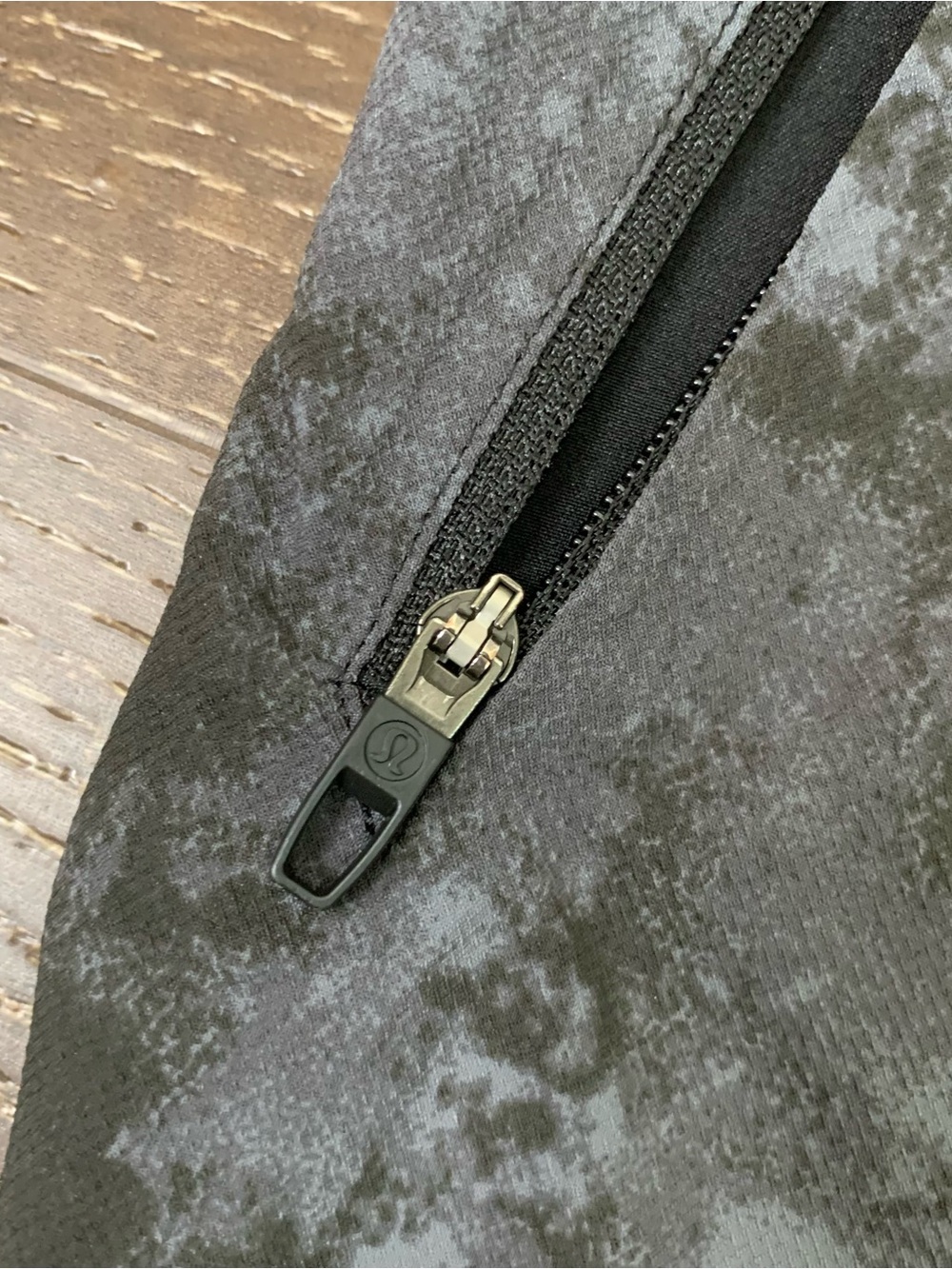 Lululemon License to Train has liner Short 7” Tactile Print Anchor Black M - Picture 3 of 8
